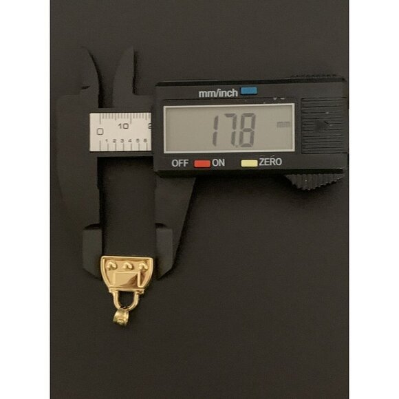 18K Gold Pendant Padlock 2.15 grams - Picture 4 of 10